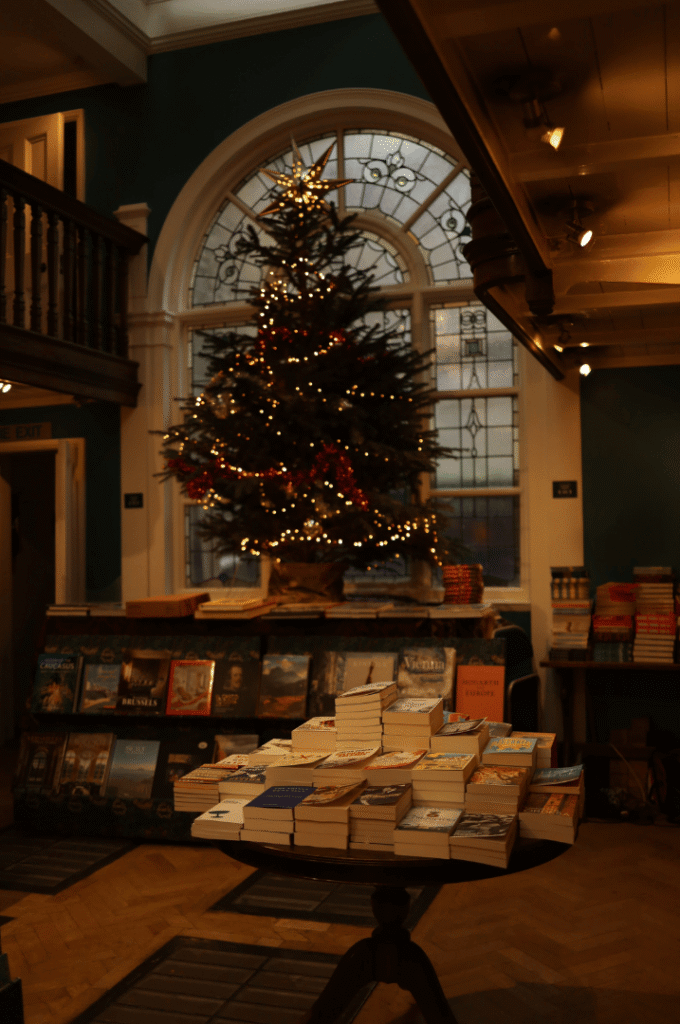 δράση Secret Santa Book, φιλαναγνωσία, παιδιά, παιδικό βιβλίο, βιβλιοπωλεία, μικρά βιβλιοπωλεία, βιβλιοπωλεία της γειτονιάς, Ελλάδα, Κύπρος, Μαζί με Αγάπη, πρωτοβουλία, Χρισοτύγεννα, Πρωτοχρονιά, γιορτές, δώρο